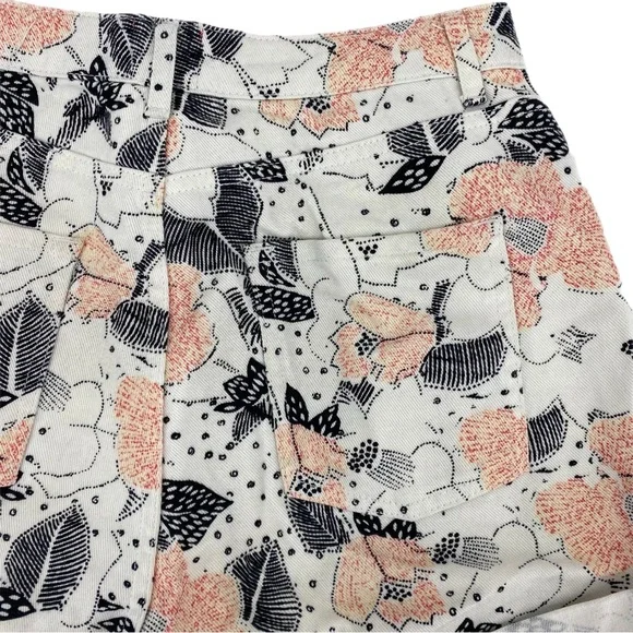 BDG Floral Patterned Mom Style Denim Shorts - Picture 4 of 6